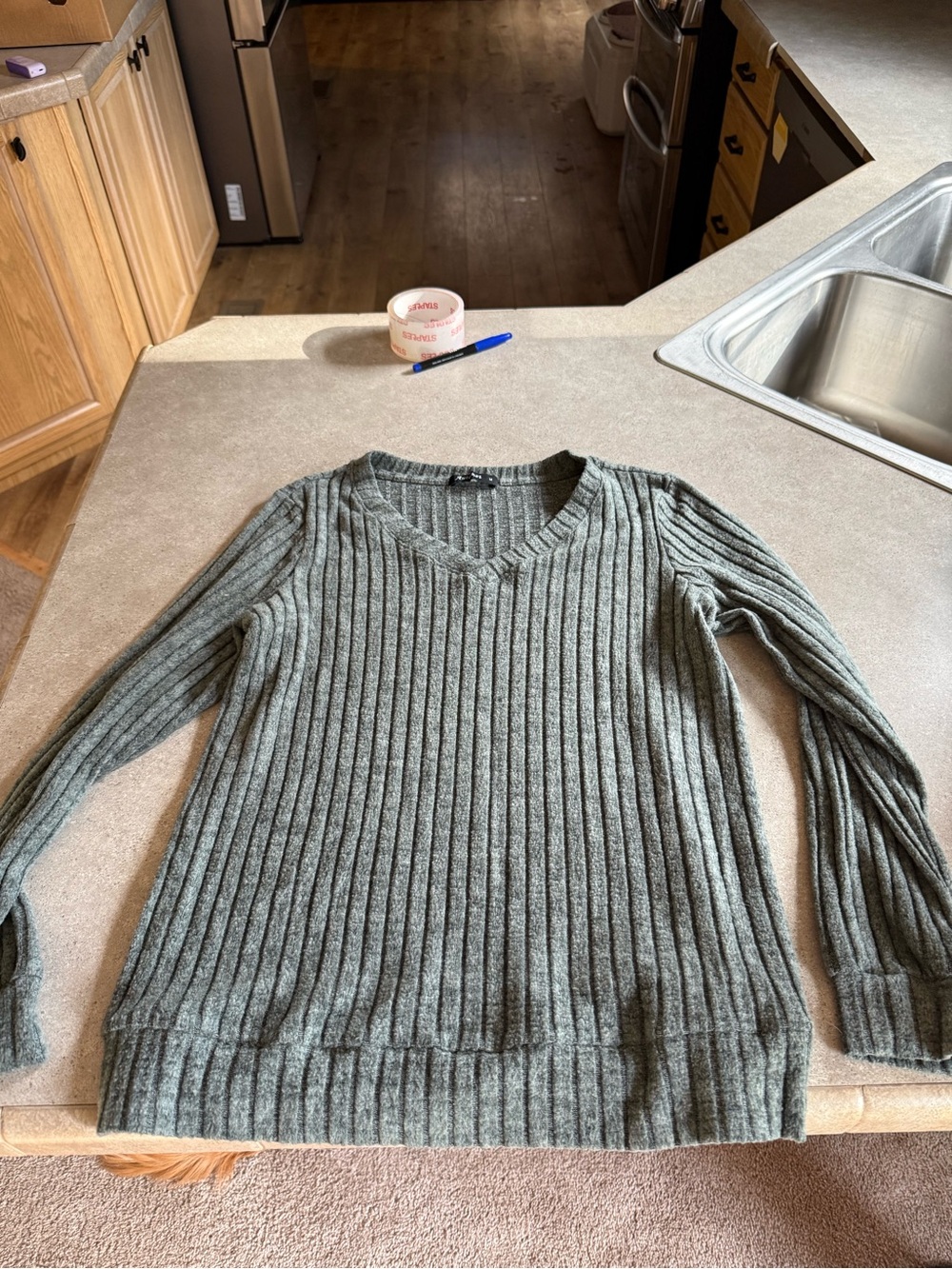 Women's Ribbed V-Neck Sweater - Olive Green